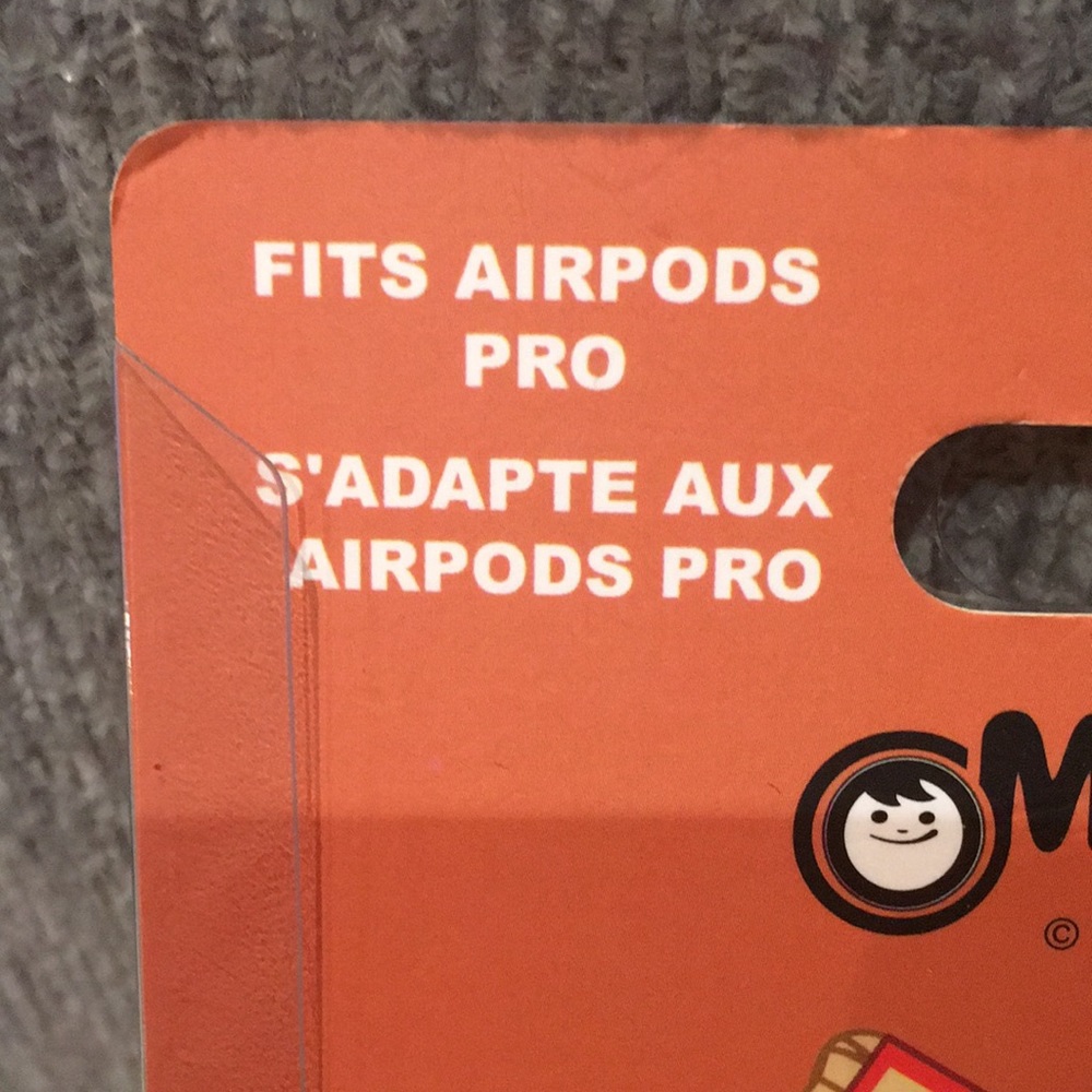 MARUCHAN - silicon AirPod holder for Apple AirPods PRO - Picture 3 of 4